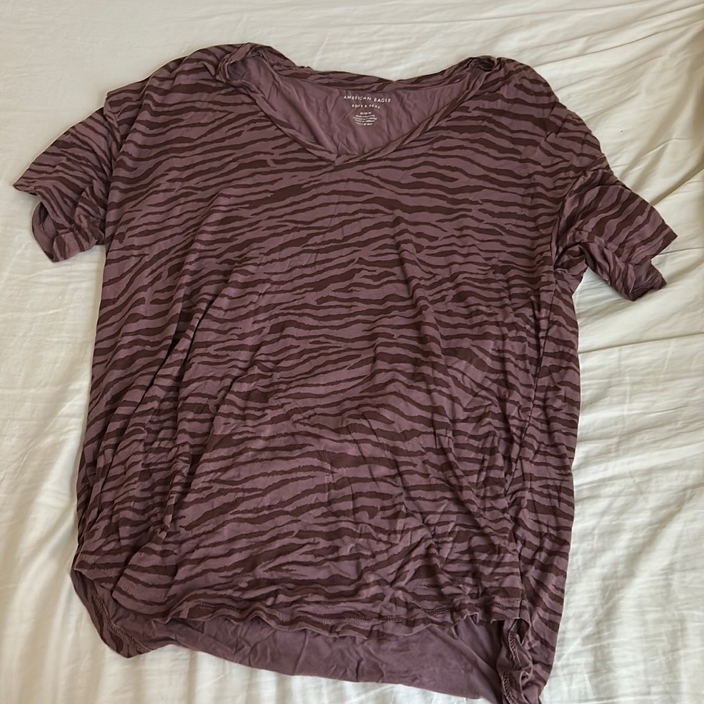 AMERICAN EAGLE MAROON ZEBRA PRINT SOFT AND SEXY TEE